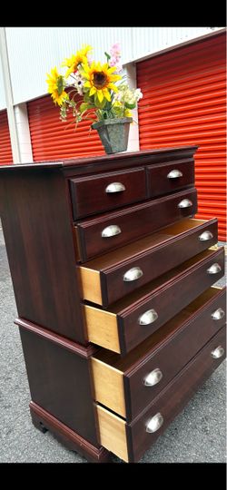 Solid wood talll chest with big drawers. Drawers sliding smoothly