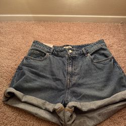 H&M Women’s Mom Fit High Waist Short Size 14