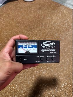 Squier by Fender Digital Quartz Tuner