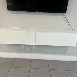 Floatinng Tv Stand