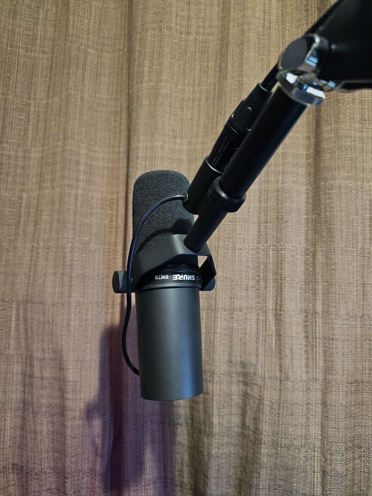 SHURE SM7B DYNAMIC STUDIO MIC