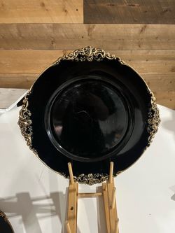 Black and Gold Ornate Charger Plate