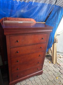 Dresser