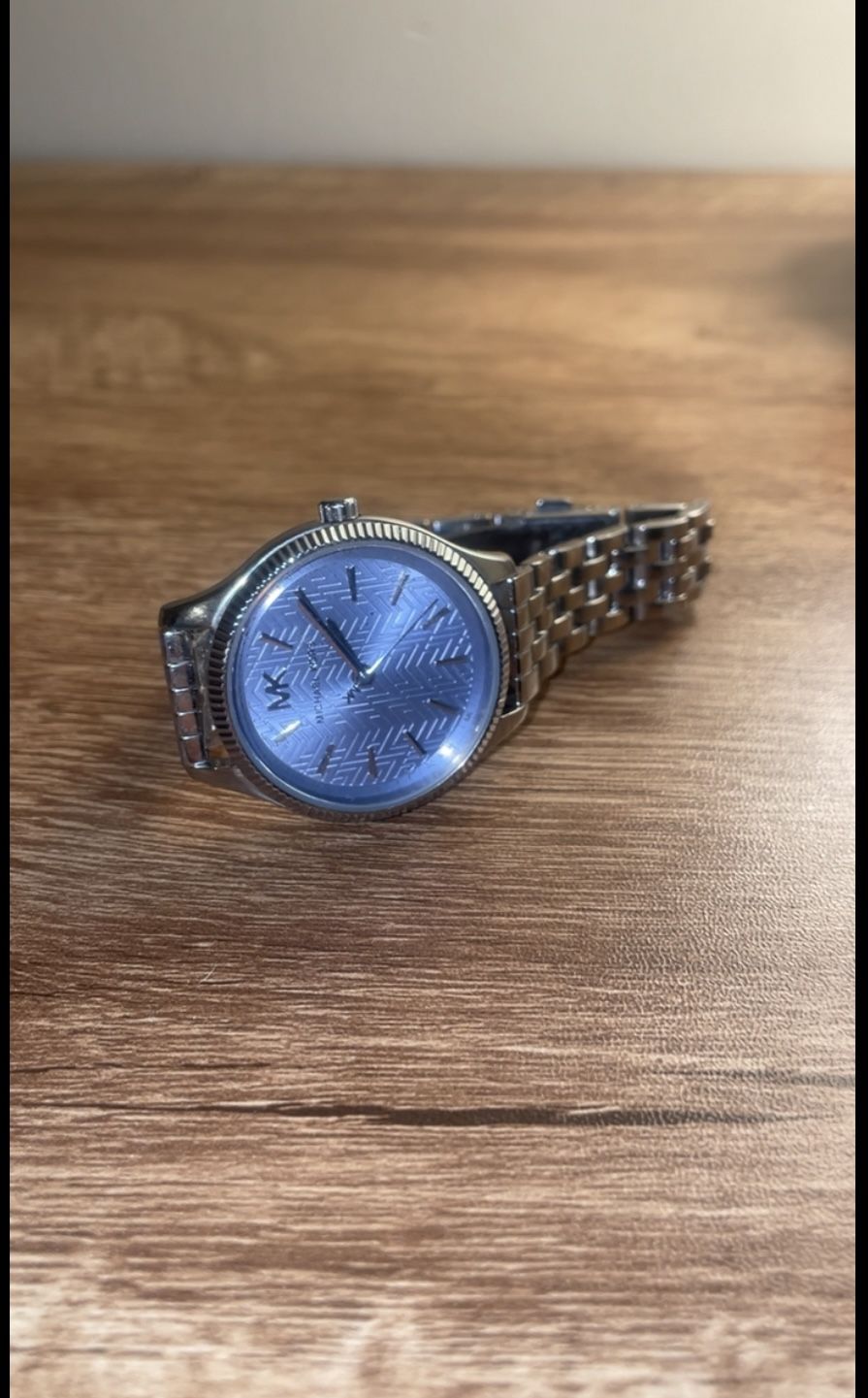 Never Worn ✨Women’s Slim Michael Kors Runway Wristwatch