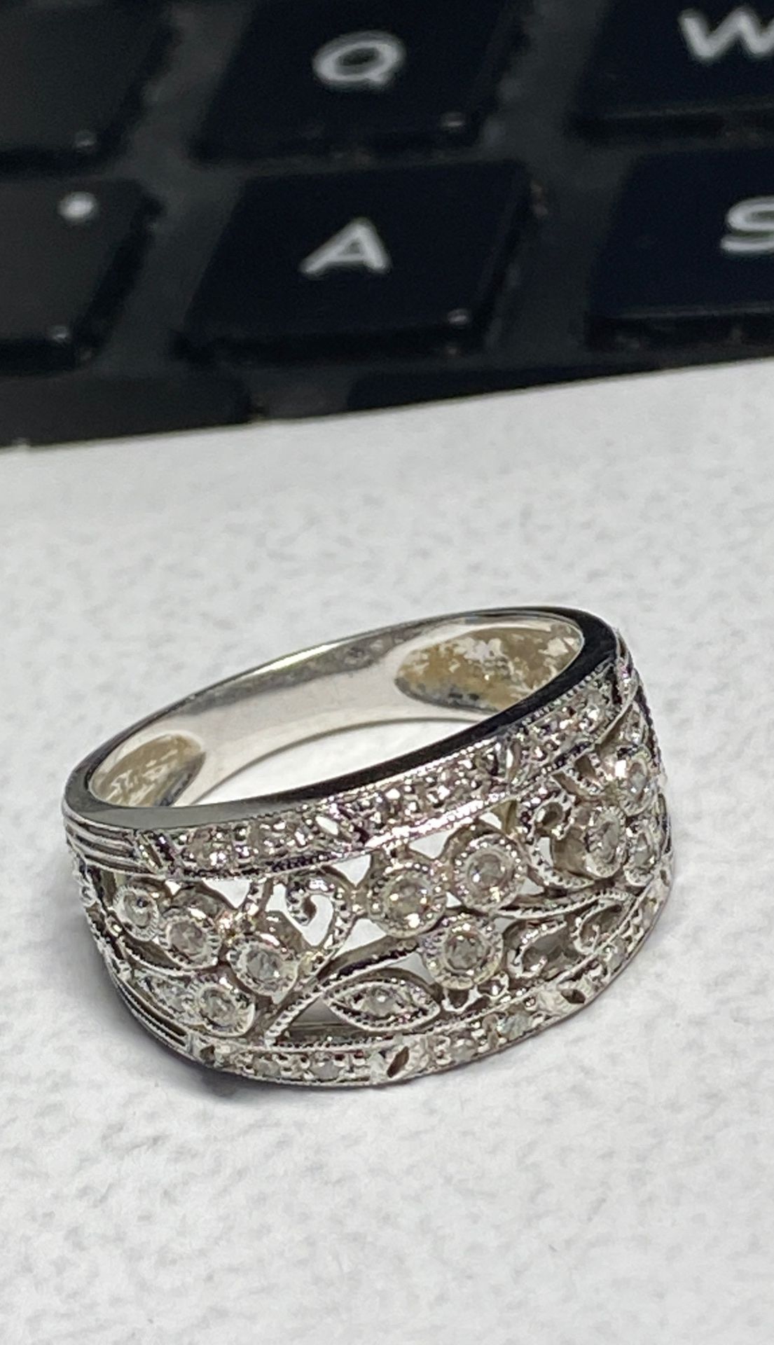Absolutely gorgeous solid white gold diamond ring size 7