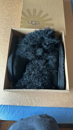 Ugg Cuff Boot Size 8 Black