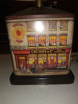 RARE CRUMBS & COMPANY BISCUIT MANUFACTURERS LAMP