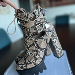 SIMMI -Snake Animal Print Chunky Buckled Booties sz 7,5
