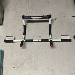 Pull Up Bar