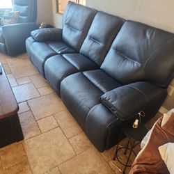 Leather sofa Livingspaces