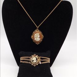 BEAUTIFUL 2 PC RESIN PORTRAIT PIN PENDANT ON GOLD TONE CHAIN WITH RESIN PORTRAIT GOLD TONE BRACELET