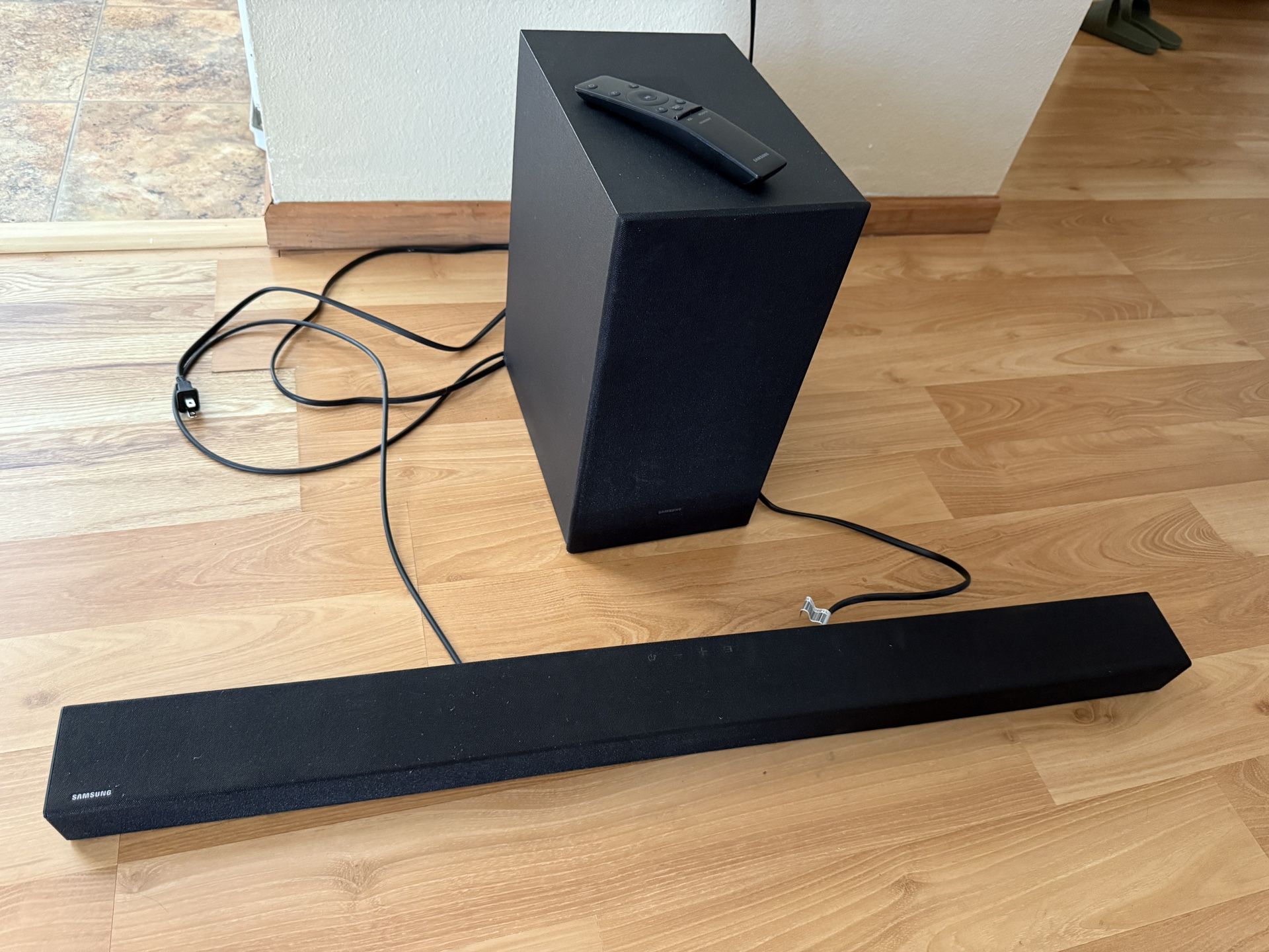 Samsung 2.1Ch Soundbar with Wireless Sub $ 70
