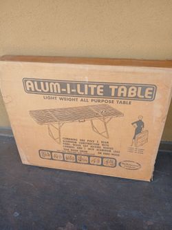 6 FOOT FOLDING TABLE