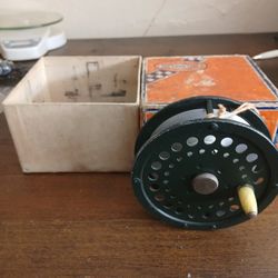  Vintage Shakespeare 1895 Russell Intrinsic Model GE Strong Clicker Fly 