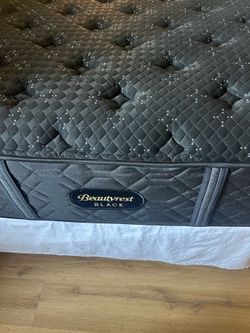 Beautyrest Black Series Three 15.25” Mattress Queen Prime