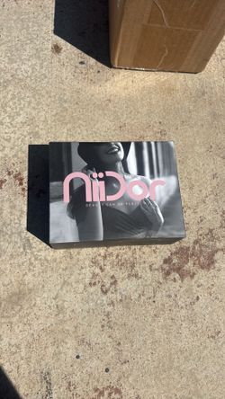 Niidior Fabricless strapless adhesive bra