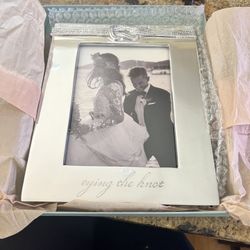 Mariposa Wedding Frame