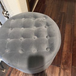 Vanity chair