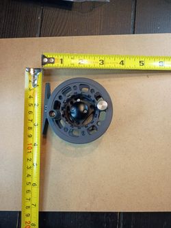 Fly fishing reel