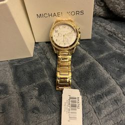 BRAND NEW IN BOX LADIES MICHAEL KORS  WATCH!! 