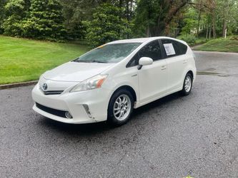 2013 Toyota Prius v
