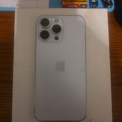 White 14 Pro Max 256 GB 77% Battery Fully Unlocked To Any Company