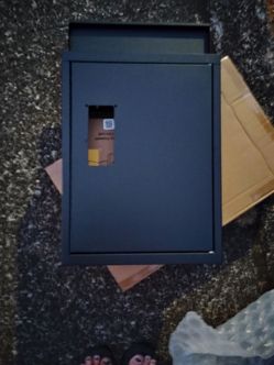 Locking Smart Mailbox / Drop Box