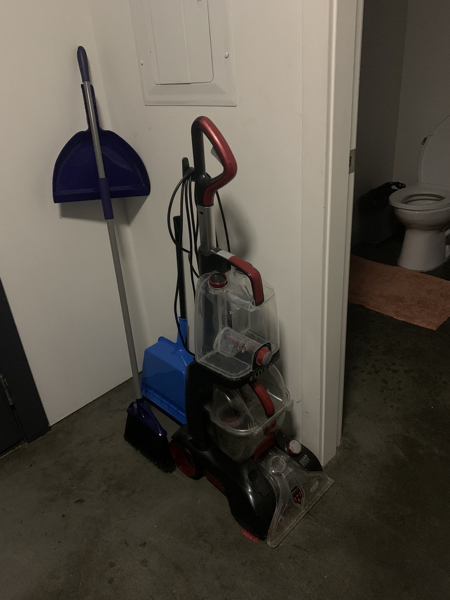  Carpet Shampooer In GREAT Working Condition