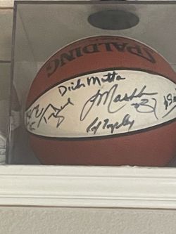 Sports Memorabilia/Autographs