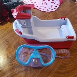 Toy Bath Boat And Toddler Swim Goggles