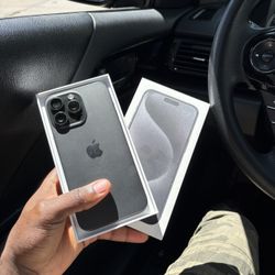 iphone 15 Pro Max (AT&T and Cricket) - 512gb 