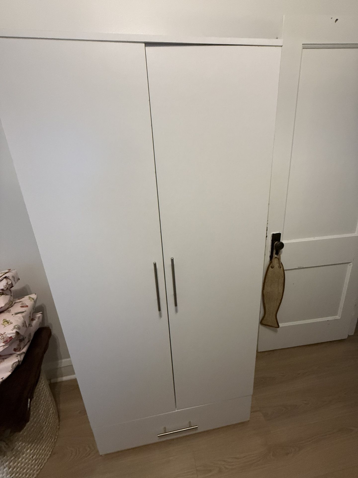 Dresser/Closet Style