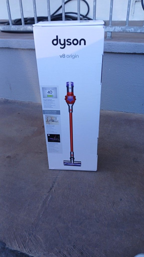 Dyson Vacuum Cordless Stick  8v