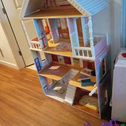 Wooden Dollhouse
