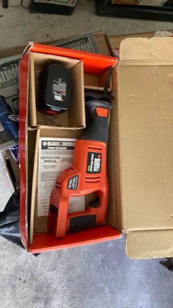 Decker cordless cut saw