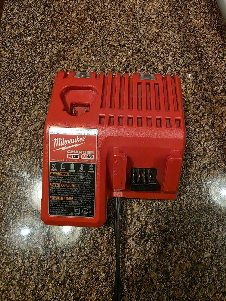 Milwaukee M18 M12 Combo Battery Charger