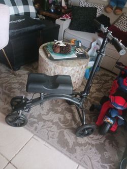 BY DRIVE LEG KNEE SCOOTER LIKE NEW 39 FIRM