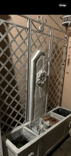 Water Fountain Pot Holder For Flowers