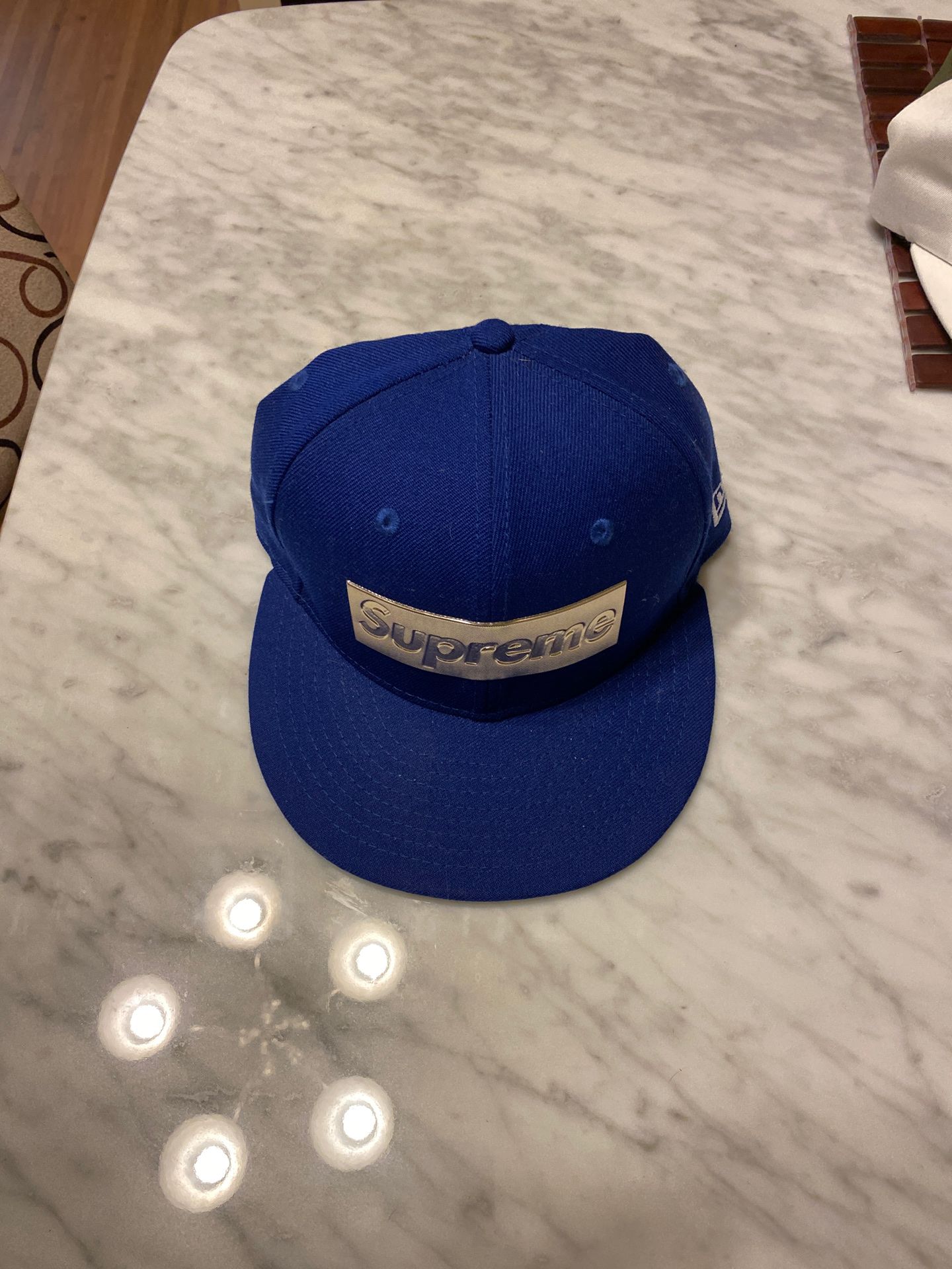 Supreme Hat New Era Box logo