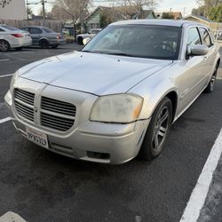 2005 Dodge Magnum