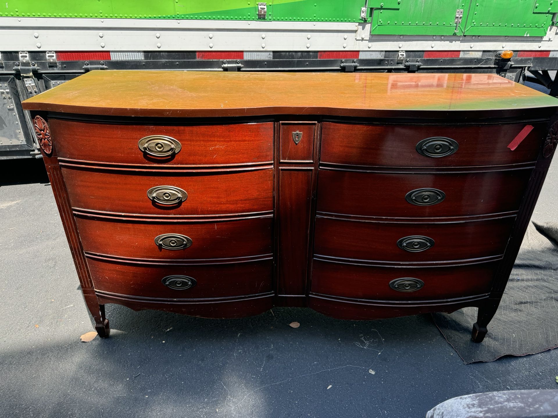 Dresser