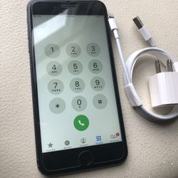 Factory unlocked apple iphone 8 plus 64 gb , store warranty 