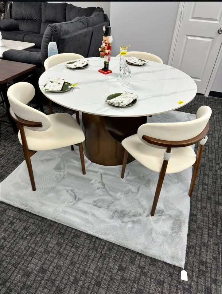 4 Seat Round table Dining Set