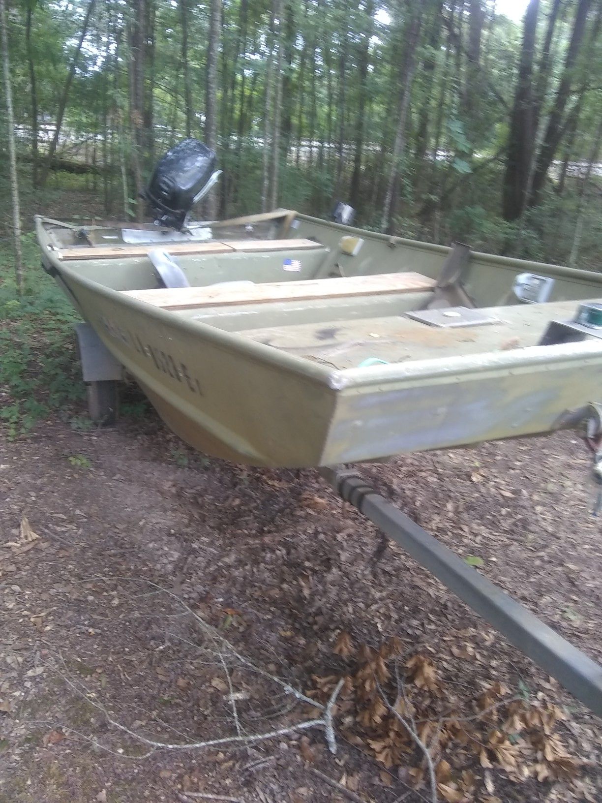 Aluminum boat