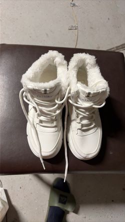 Women’s shoes