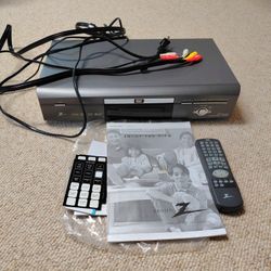 Zenith DVD player Model DVD 2201, 3D Surround Sound MP3 Decoder vintage