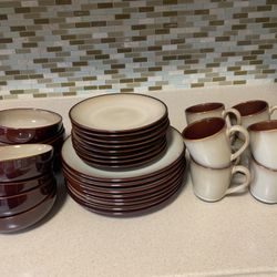 32 Piece Dish Set 