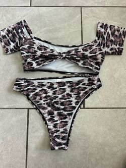Medium bikini 👙 set never used
