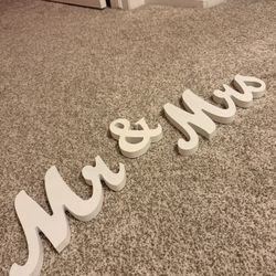 Mr & Mrs Decor