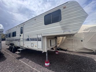 1989 Crossroads clubhouse 5th wheel